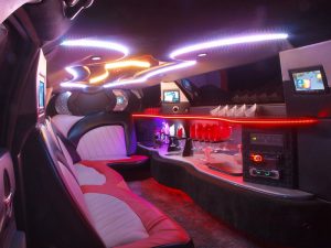 червена лимузина под наем